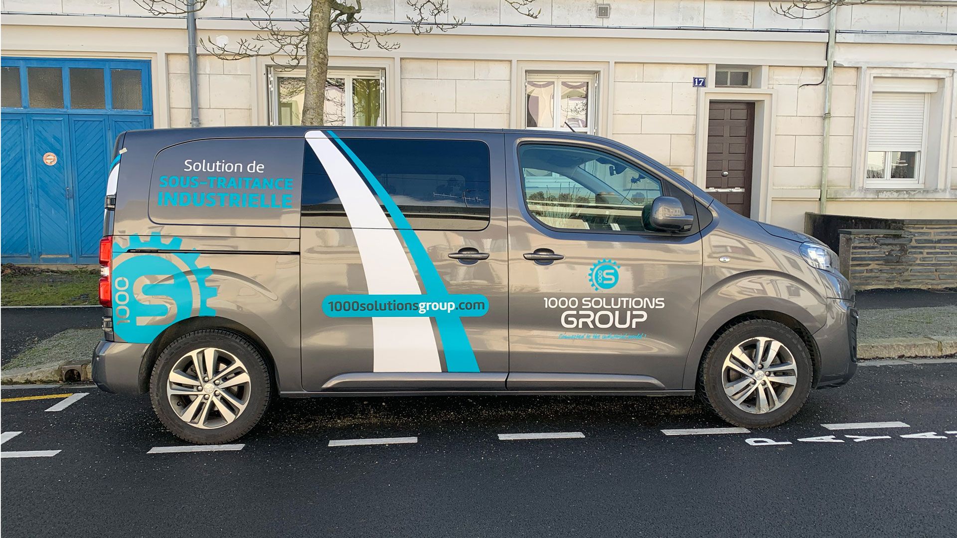 Marquage de véhicule pour une communication locale percutante